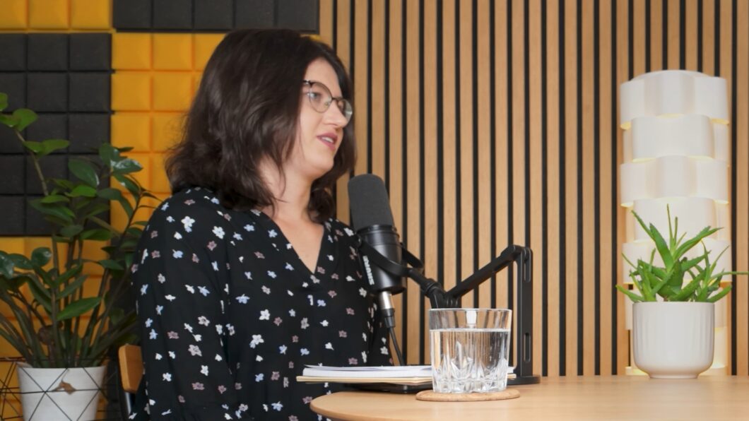 Kadr z odcinka podcastu Przygoda Życie z Gabrielą Graboń poświęconego branży muzyki klasycznej